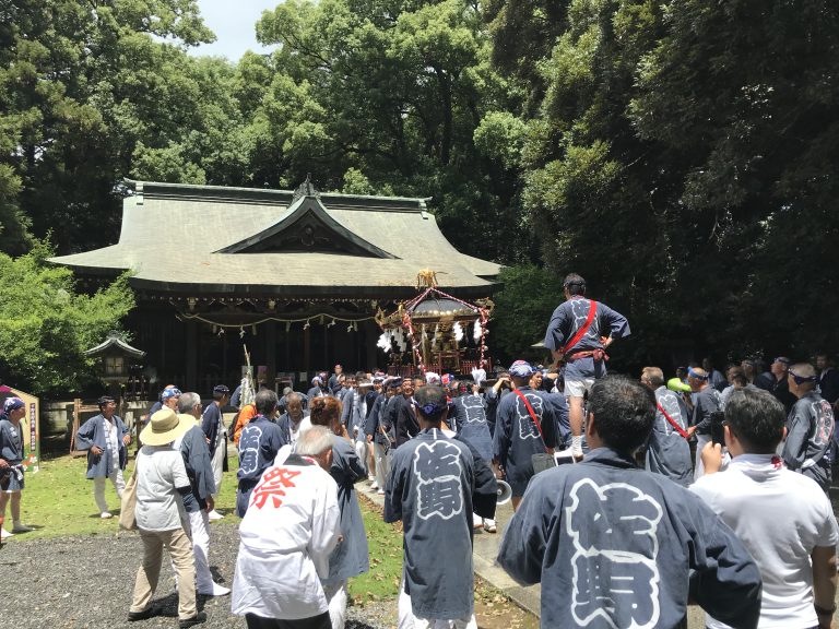 今日は、お祭りに参加です。