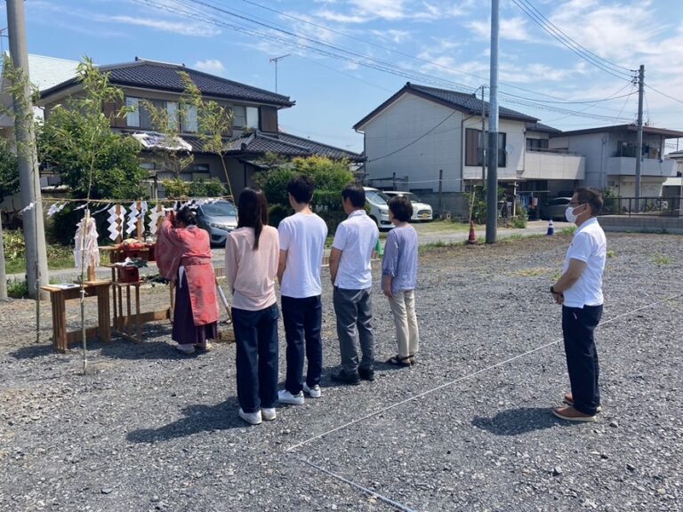 今日は、地鎮祭、建て方、行いました。