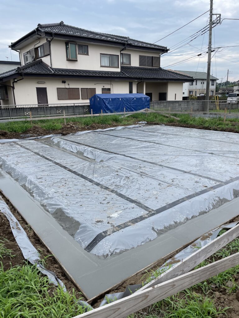 今日も梅雨空ですね