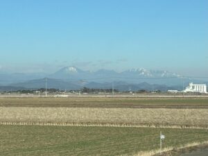 建築現場から見える男体山