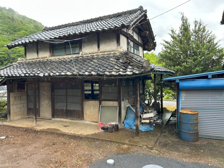 連休最後の日は、雨でした。　（現調行ってきました）