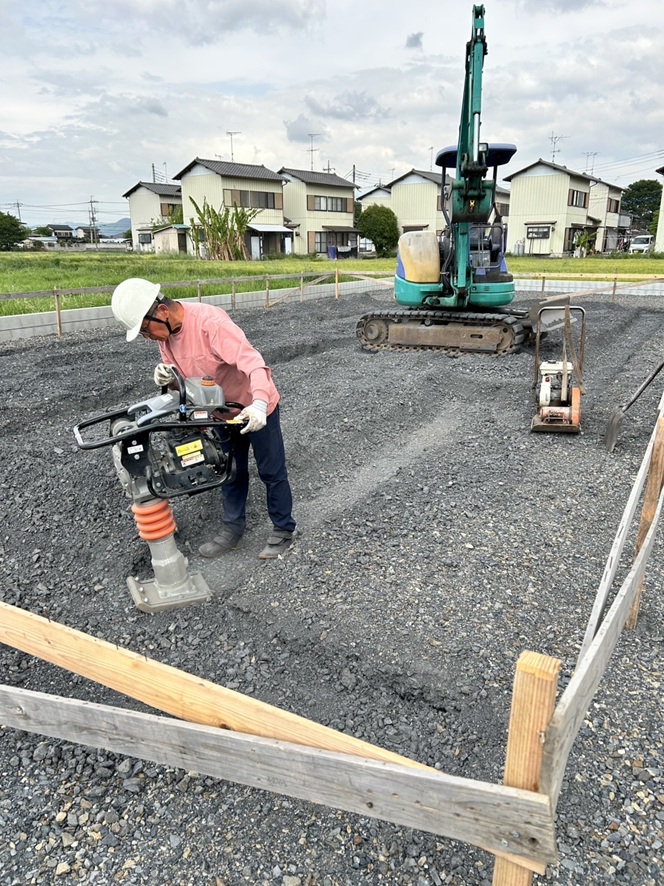 明日の大雨が心配ですね。　（基礎工事進んでいます）