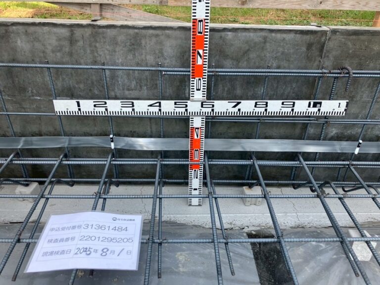 また、暑さが戻りました。　鉄筋検査終了です！