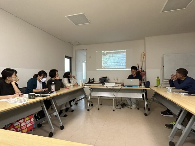今日は、全体ミーティングを行いました（T様邸打合せも進んでいます）