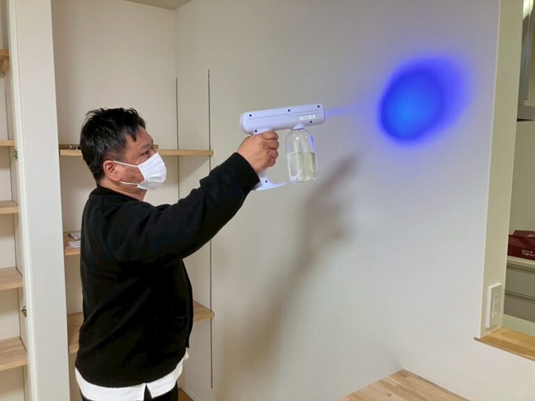 今日は、Fコート吹付を行いました。（M様邸順調に進んでいます）