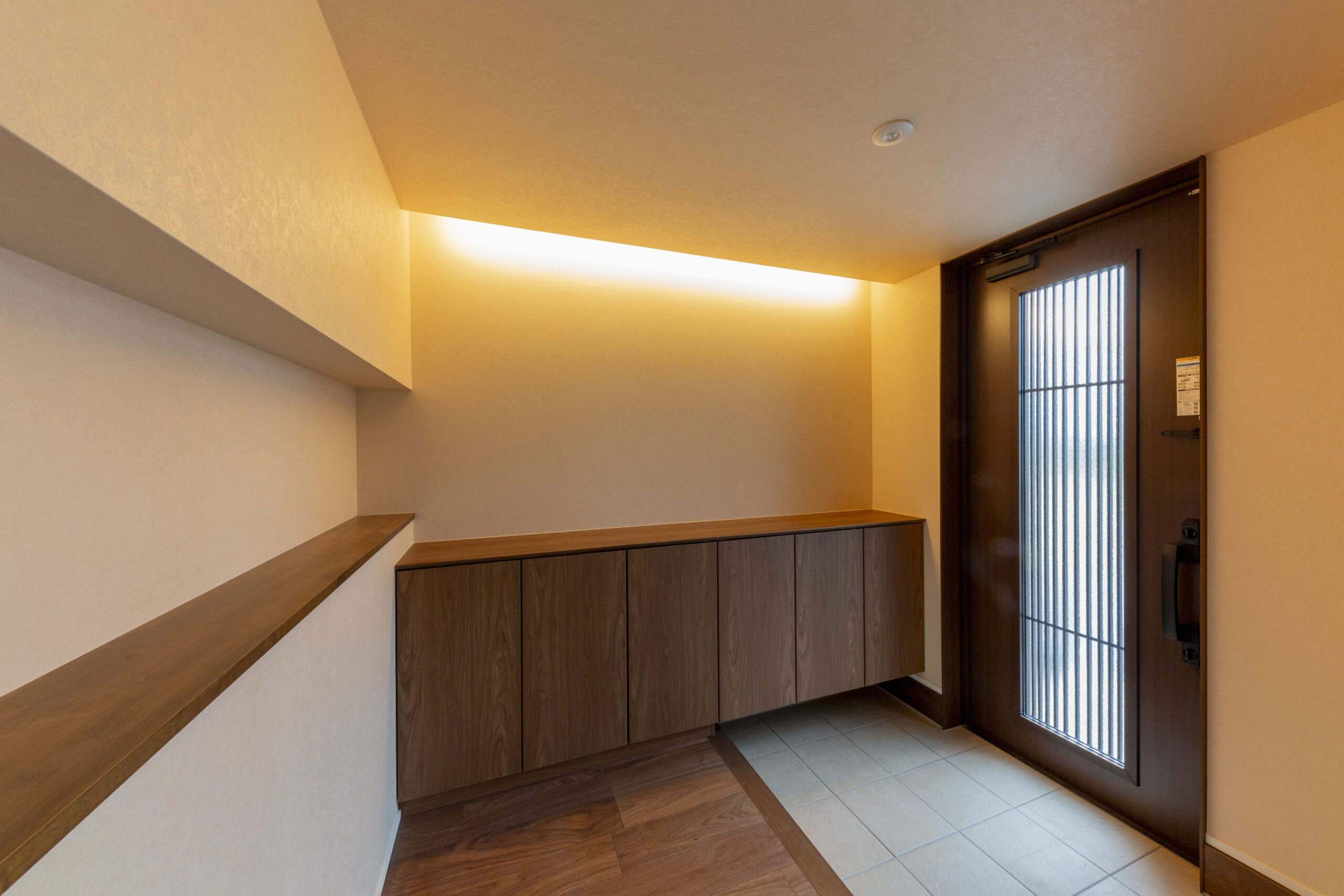 佐野市　2階建て注文住宅　玄関