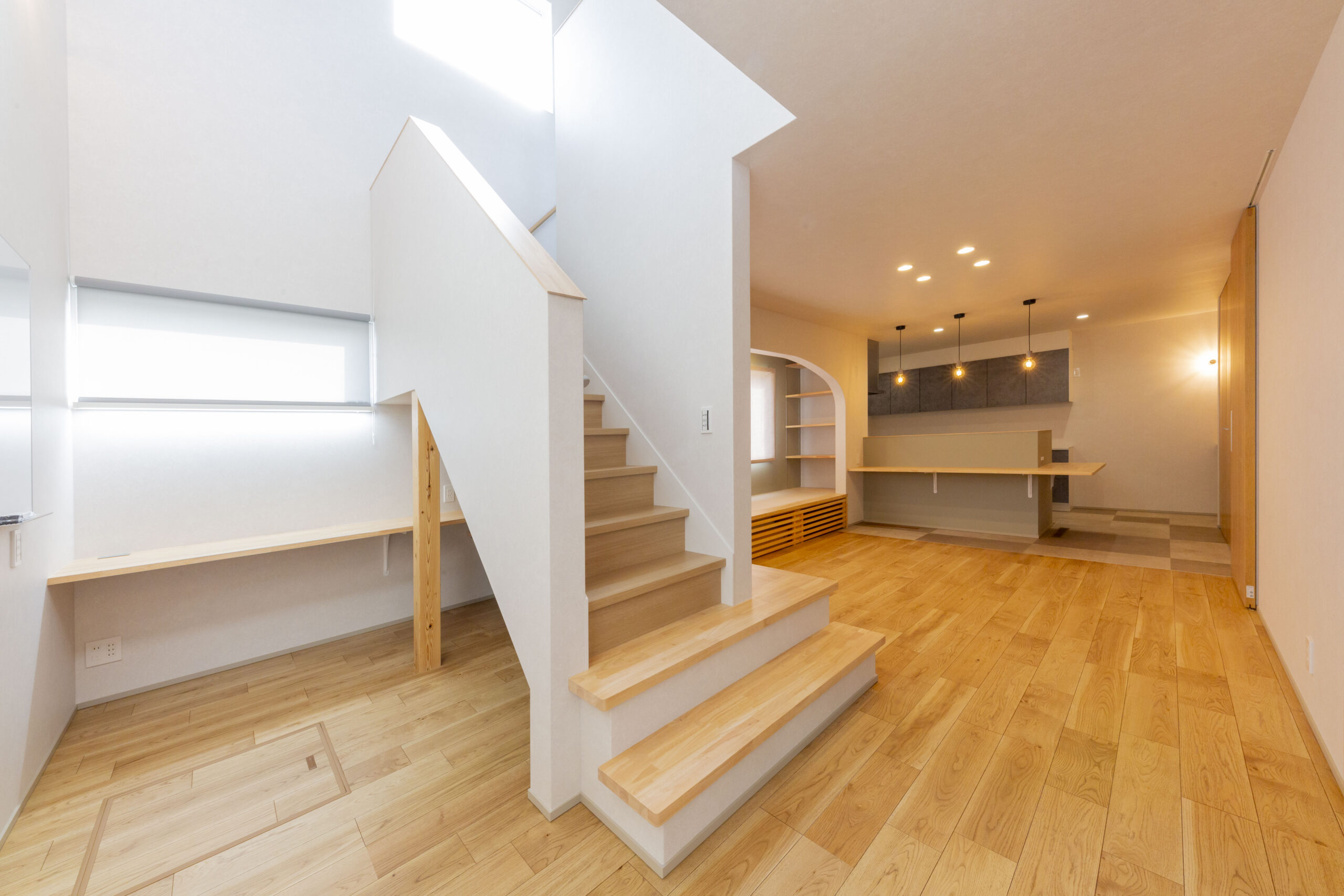 佐野市　二階建て住宅　階段下